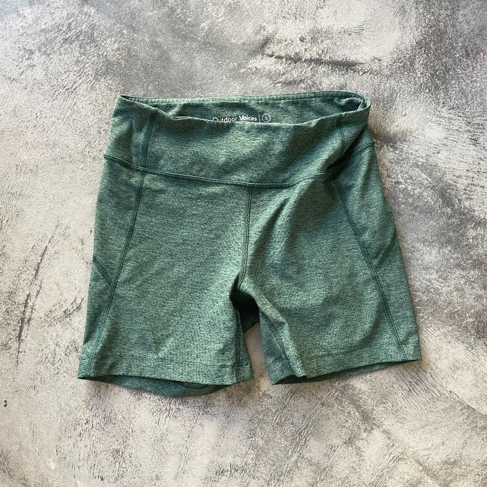 Outdoor Voices OV Green Warmup Bike Shorts Size Small